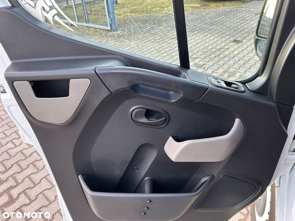Renault Master - 20