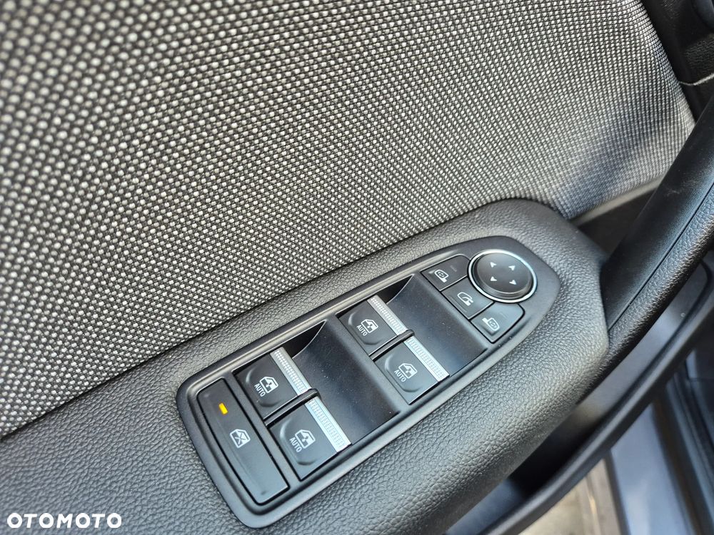 Renault Captur 1.3 TCe mHEV R.S Line - 33