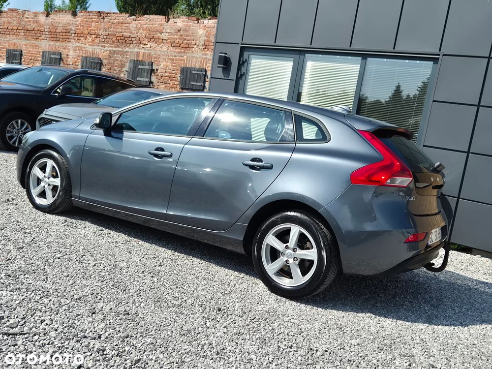 Volvo V40 D2 Momentum - 8