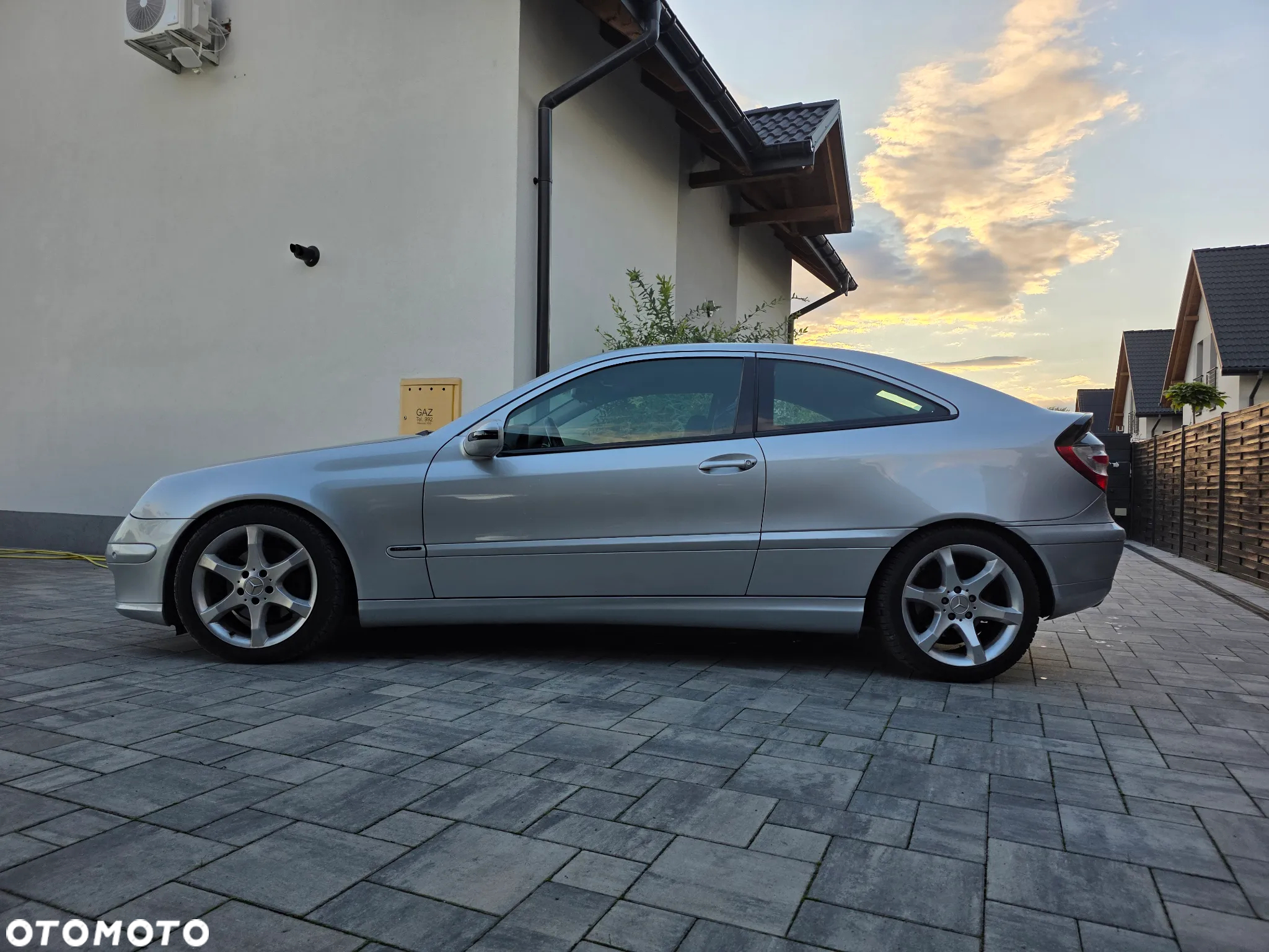 Mercedes-Benz Klasa C 230 Sportcoupe Sport Edition - 4