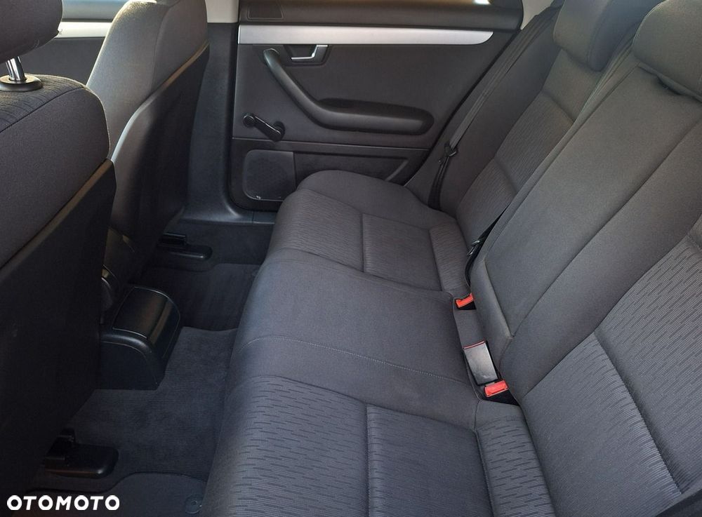 Audi A4 Avant - 10