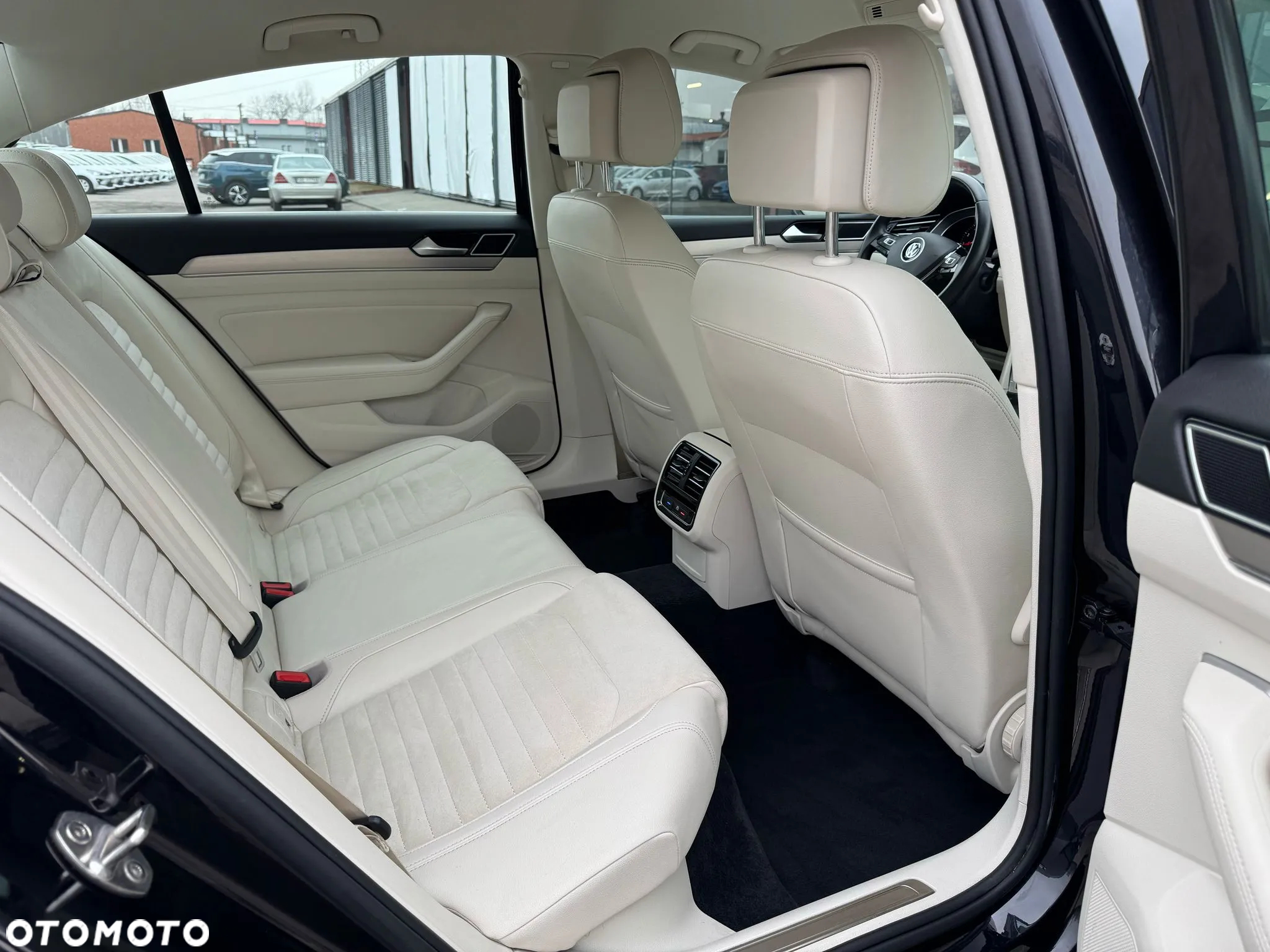 Volkswagen Passat 1.8 TSI BMT Comfortline DSG - 17
