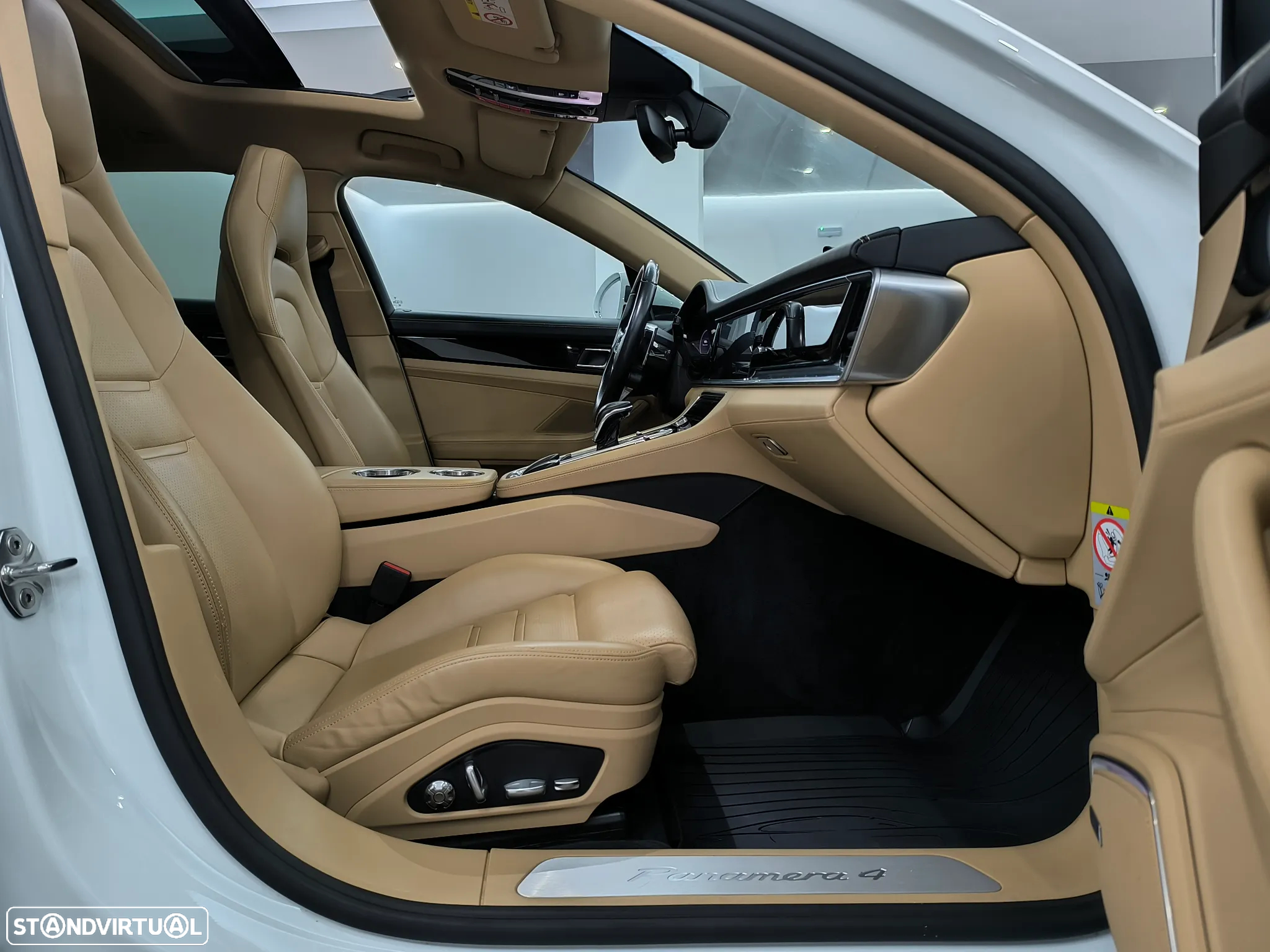 Porsche Panamera Sport Turismo 4 E-Hybrid - 31