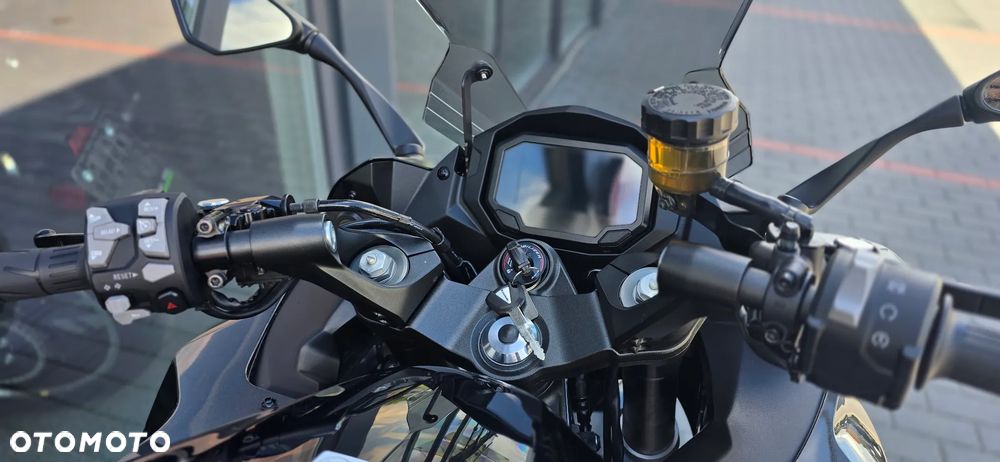 Kawasaki Ninja 1000 SX - 18