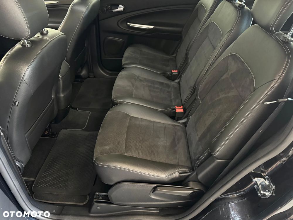 Ford S-Max 2.0 TDCi DPF Titanium X - 29