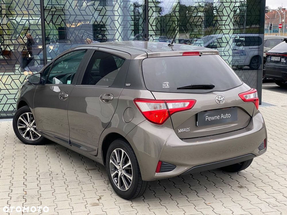 Toyota Yaris 1.5 Premium - 11