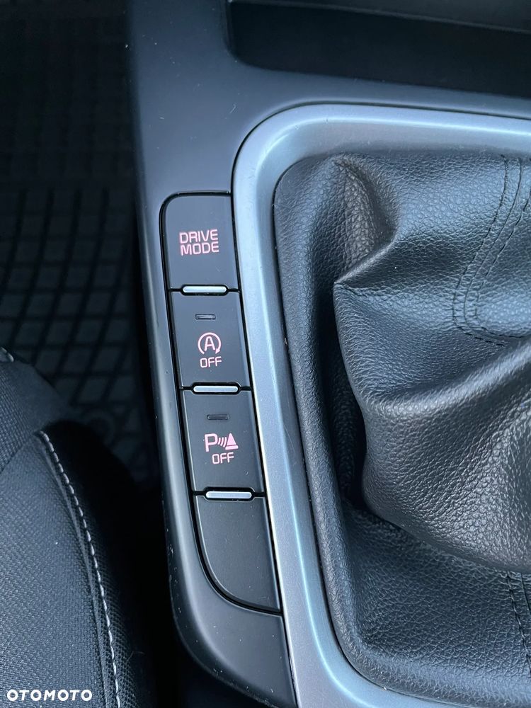Kia Ceed 1.6 CRDi mHEV M - 9
