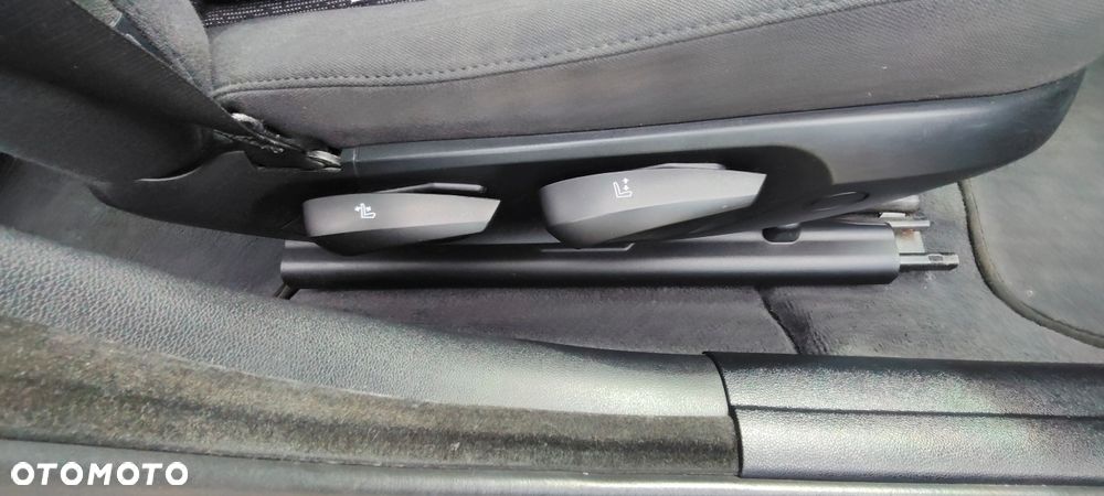 BMW Seria 3 318d - 26