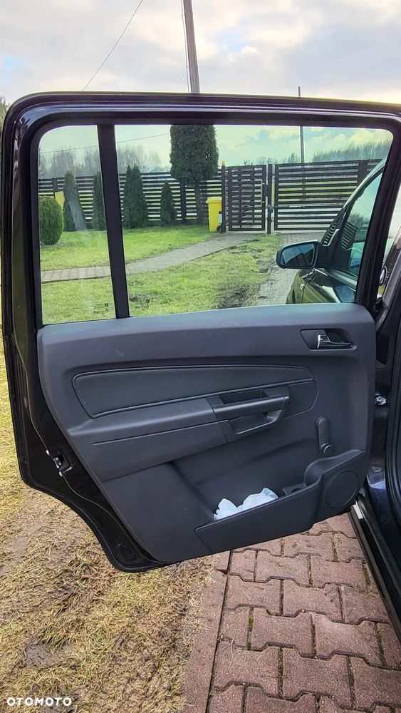 Opel Zafira - 15