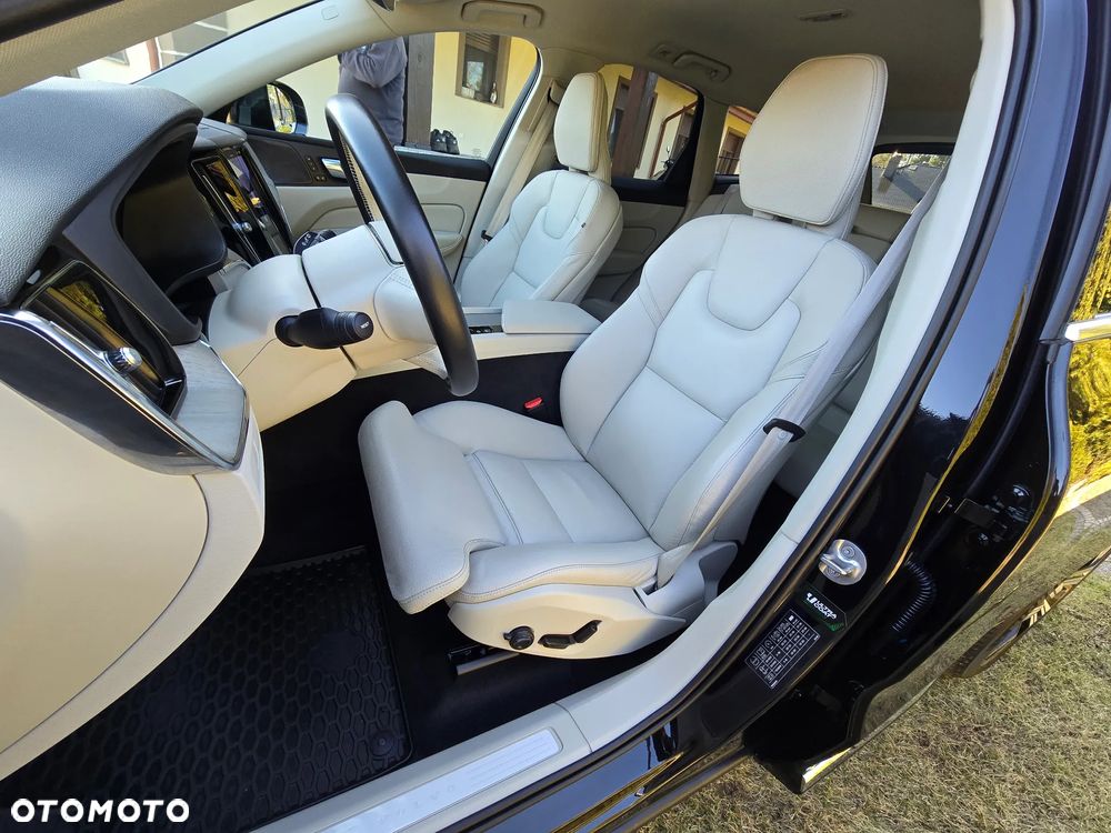 Volvo XC 60 B4 D AWD Plus Bright - 6