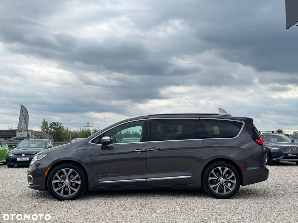 Chrysler Pacifica - 8
