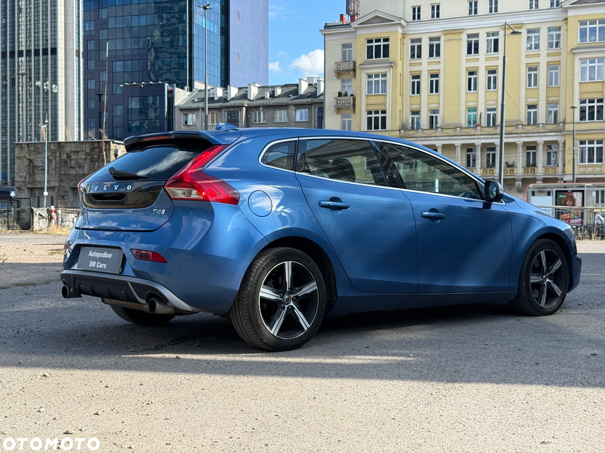 Volvo V40 T4 Drive-E R-Design Momentum - 4