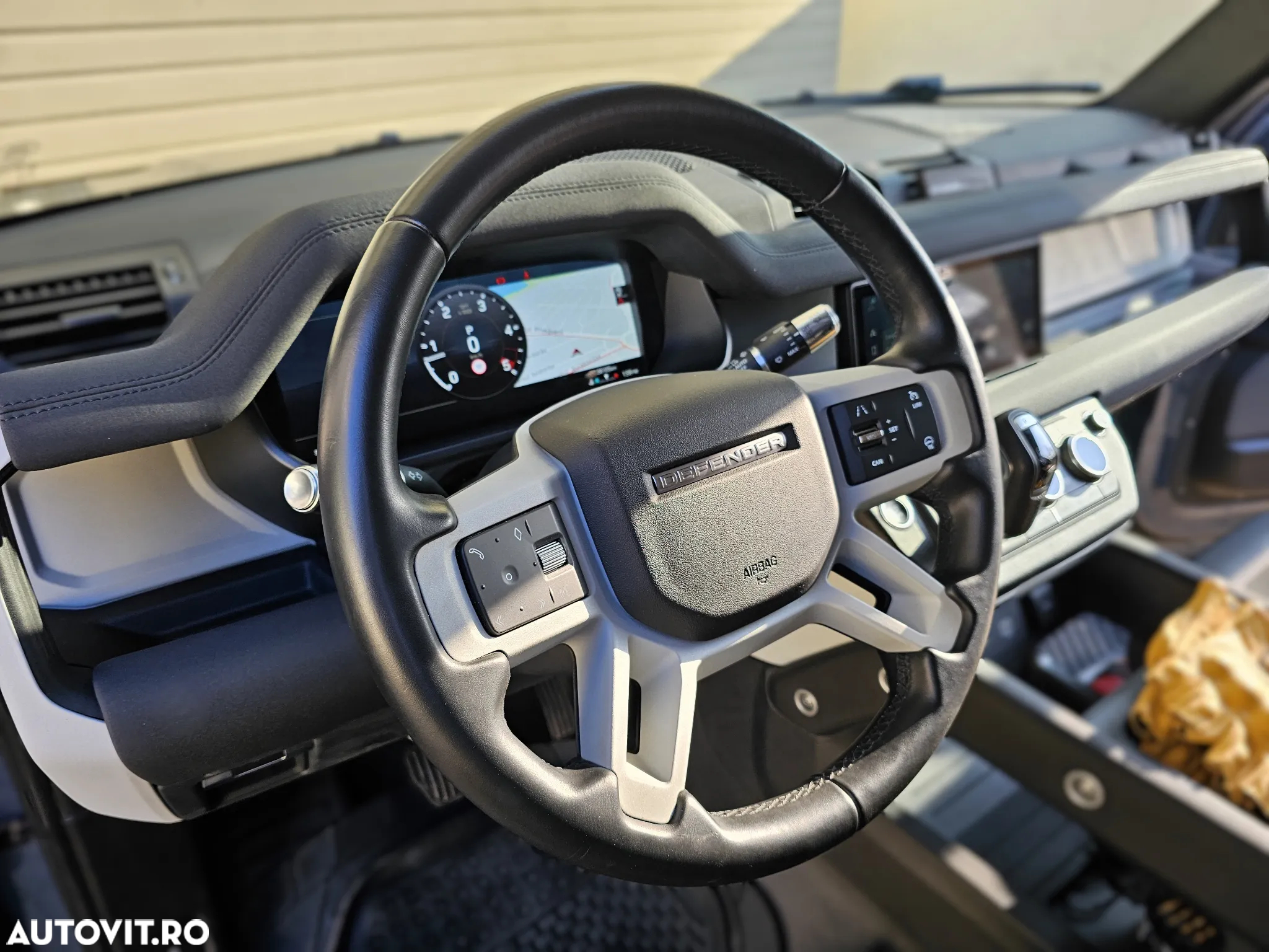 Land Rover Defender 110 2.0L D240 S - 14