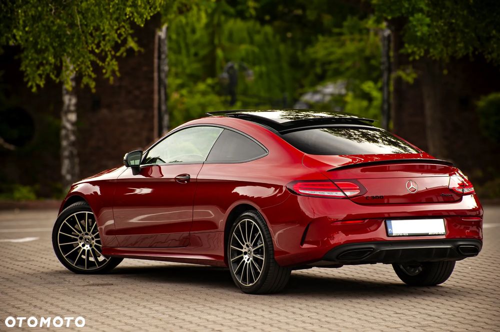 Mercedes-Benz Klasa C 300 d 4Matic 9G-TRONIC AMG Line - 22