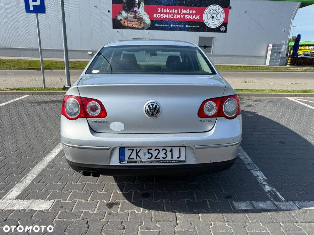 Volkswagen Passat 2.0 TDI Comfortline - 5