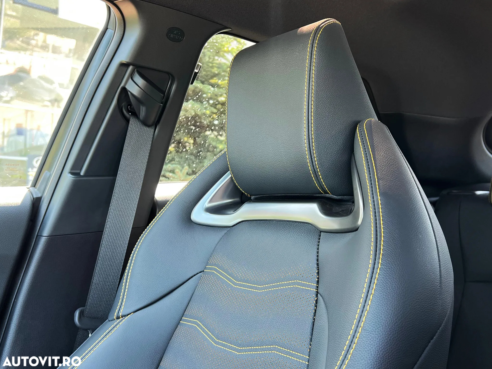 Toyota C-HR 2.0 PHEV 223 CP 4x2 CVT Premiere Edition - 16