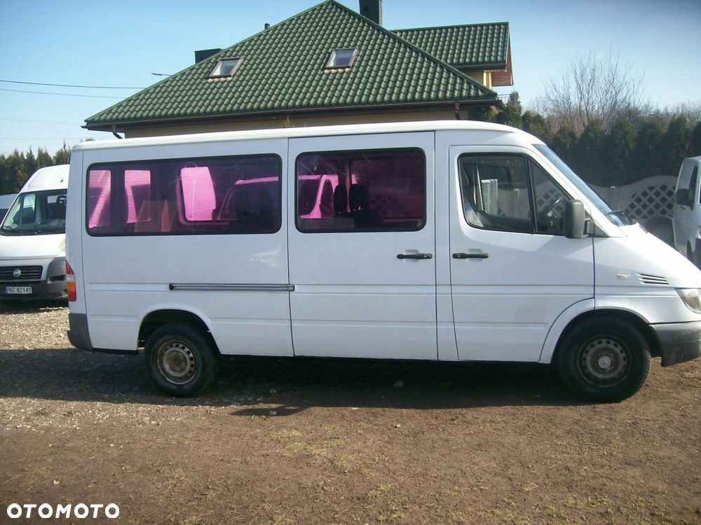 Mercedes-Benz Sprinter - 11