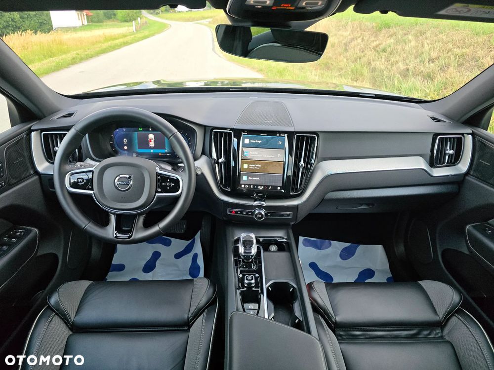 Volvo XC 60 B5 B AWD Plus Dark - 30