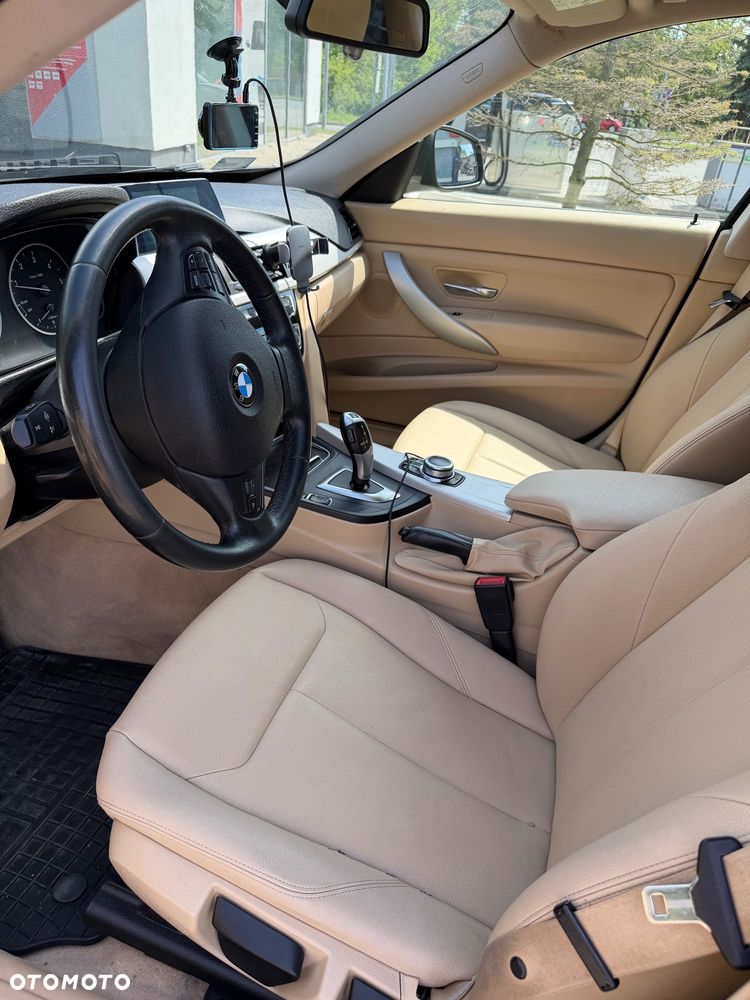 BMW Seria 3 318d Sport Line - 9