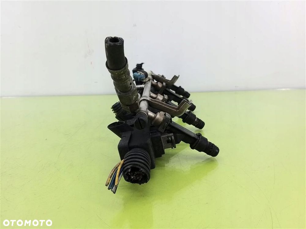 Listwa wtryskiwaczy Opel Astra II G 1998-2009 1,6 16V BENZYNA 09133177A - 2