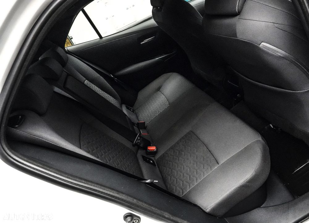Toyota Corolla 1.8 HSD Dynamic - 16