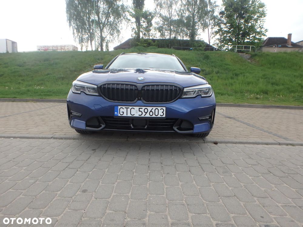 BMW Seria 3 330d xDrive M Sport - 2