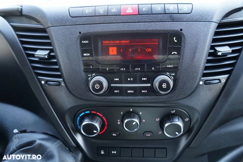 Iveco DAILY 70-180 / BASCULATOR SPATE 2.8 M / MASĂ NETĂ: 7.0 T / DUBLU / BLOCARE PUNȚI - 33