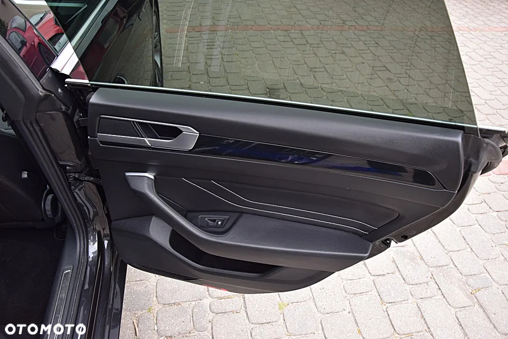 Volkswagen Arteon 2.0 TDI SCR R-Line Edition DSG - 37