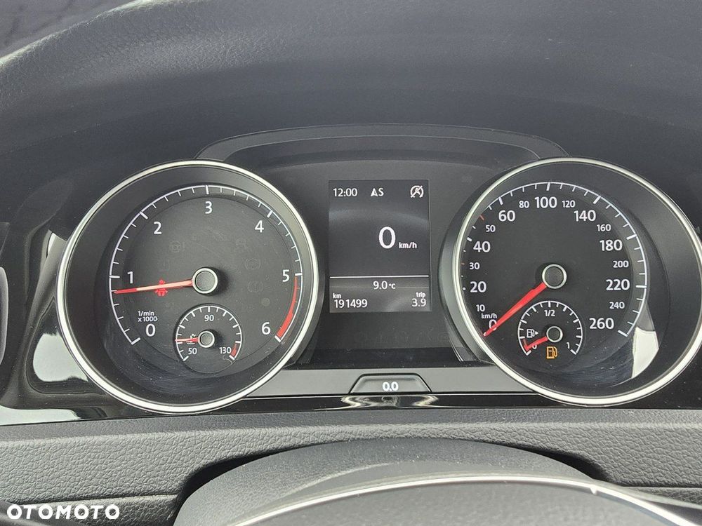 Volkswagen Golf - 36