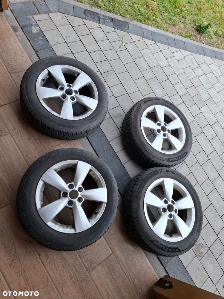 Skoda RAPID 1.2 TSI Ambition - 27
