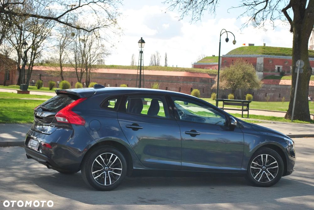 Volvo V40 T3 Drive-E Inscription - 9