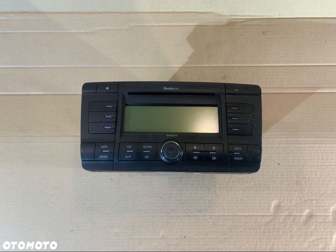 1Z0035161A radio fabryczne Skoda octavia II 2 - 1