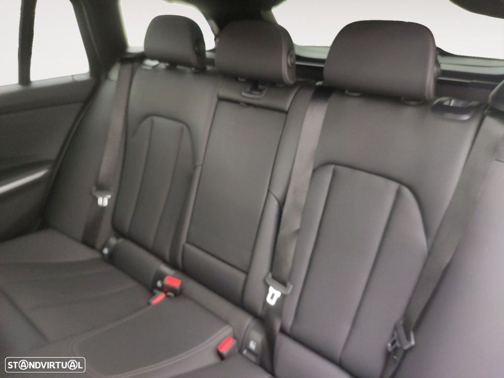 BMW 330 e Pack Desportivo M Auto - 13
