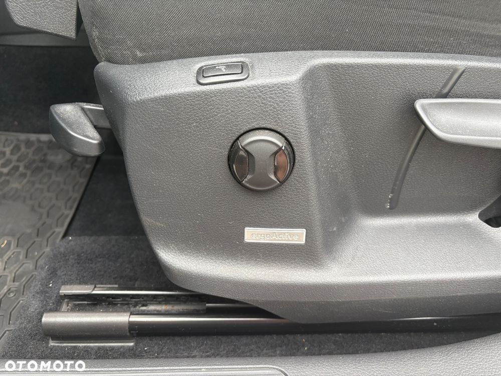 Volkswagen Golf Sportsvan SV 1.6 TDI Highline - 23
