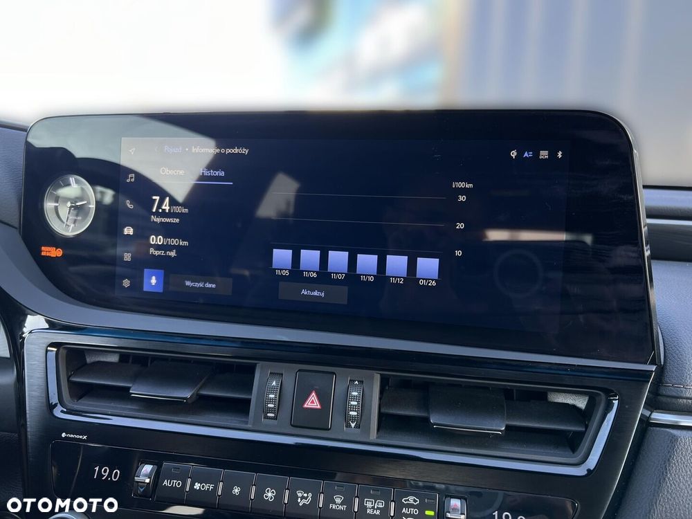 Lexus ES 300h F Sport Design - 19