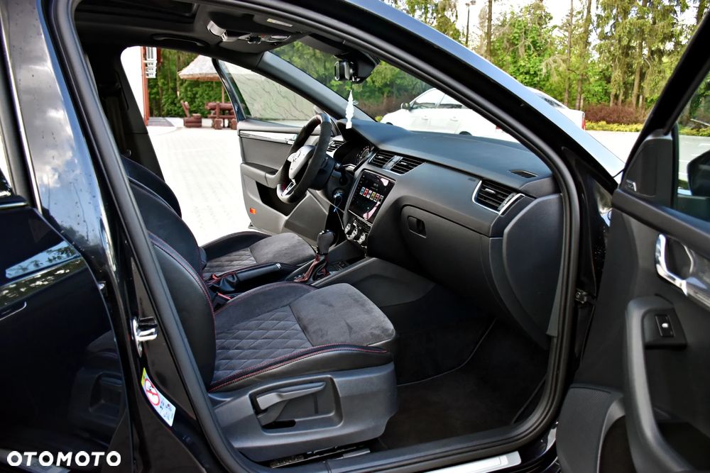Skoda Octavia 2.0 TDI DSG RS - 29