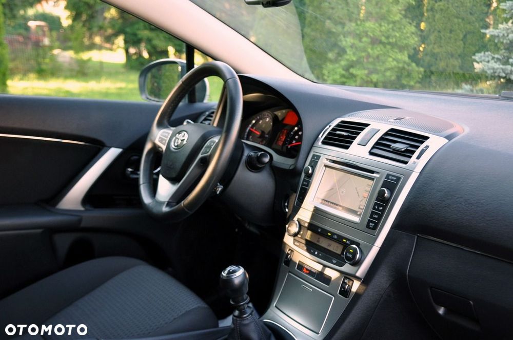 Toyota Avensis - 18