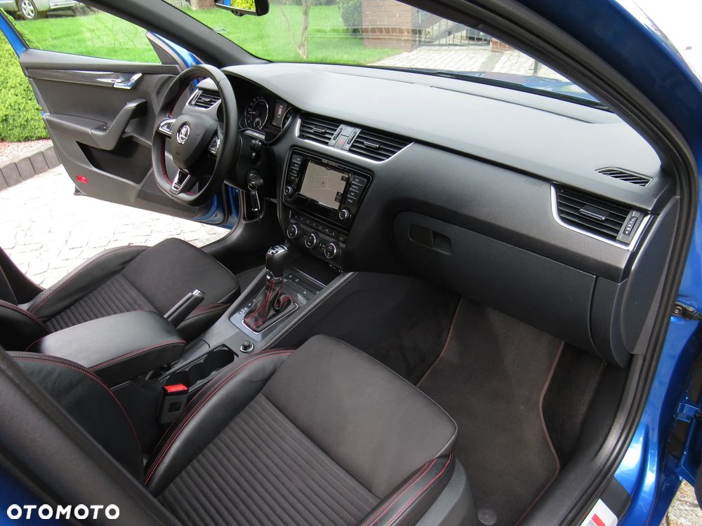 Skoda Octavia 2.0 TDI 4x4 DSG RS - 36