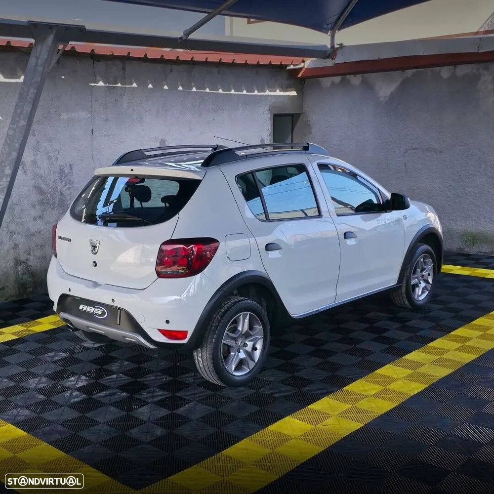 Dacia Sandero 0.9 TCe Stepway - 4