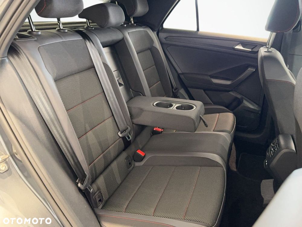 Volkswagen T-Roc - 13