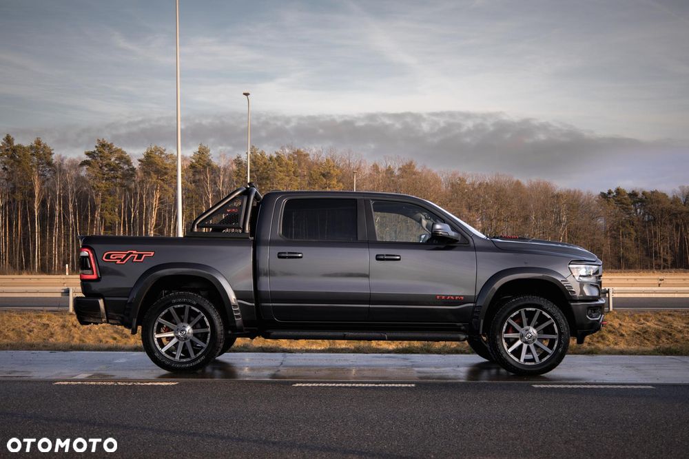 RAM 1500 Crew Cab Sport - 8