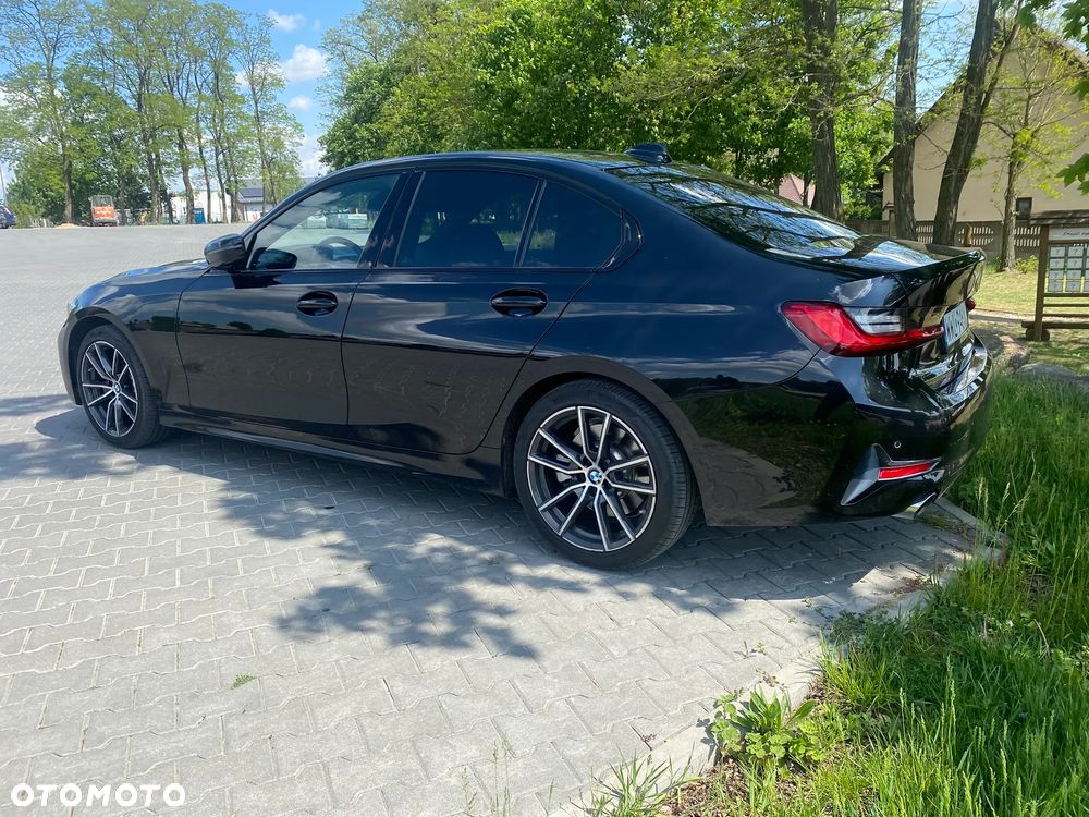 BMW Seria 3 330i M Sport - 5