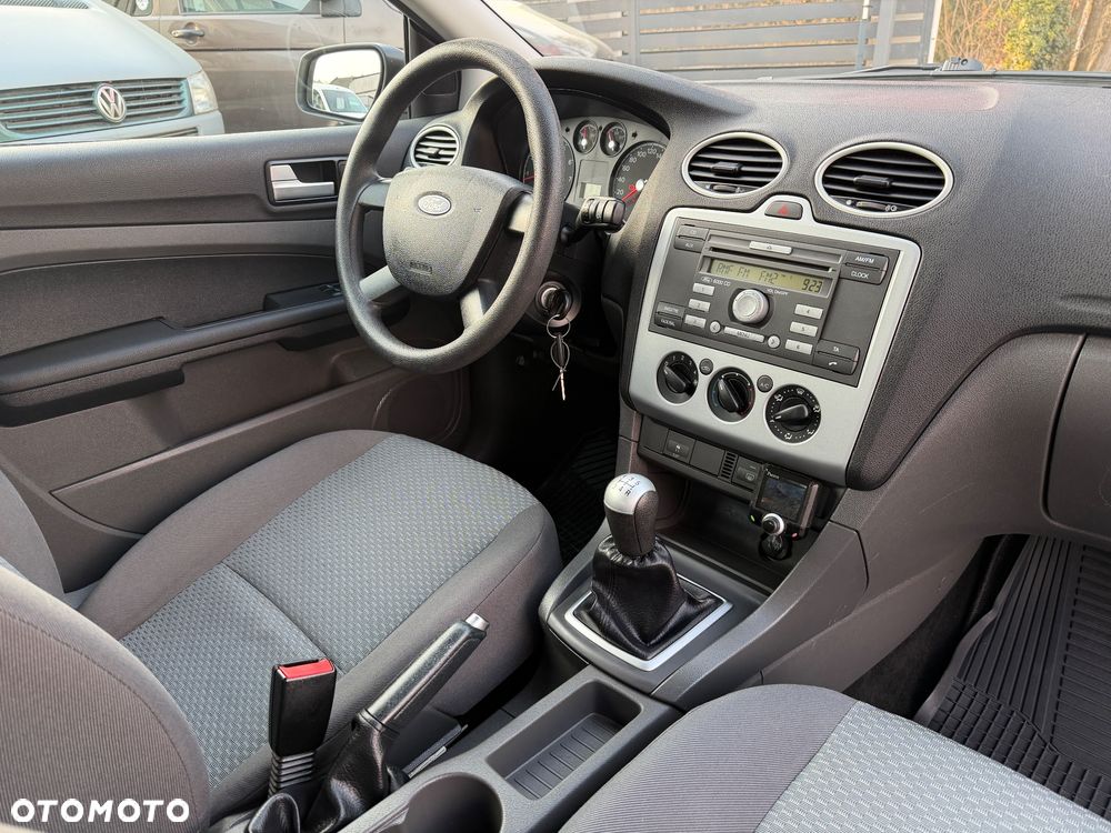 Ford Focus 1.4 Ambiente - 37