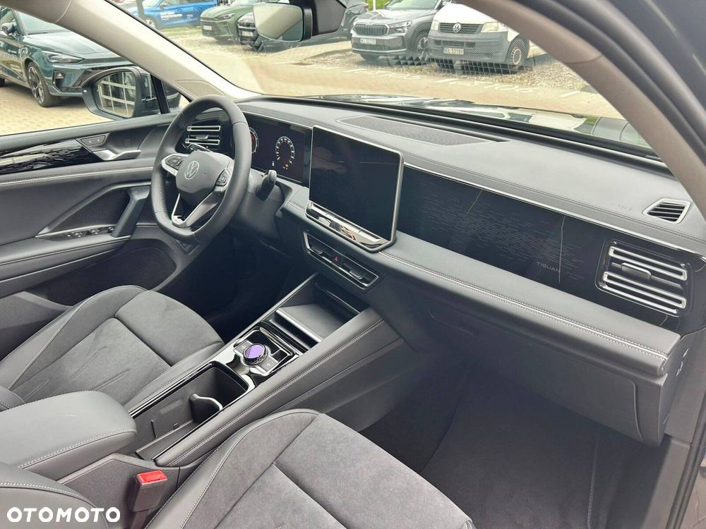 Volkswagen Tiguan - 11