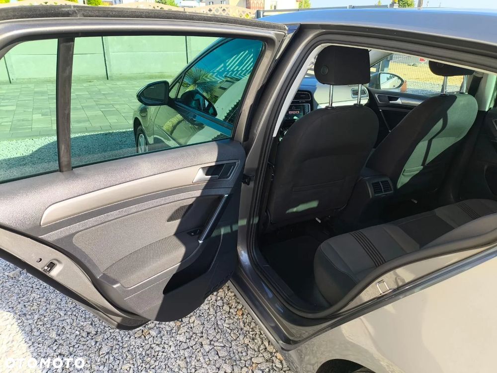 Volkswagen Golf - 20
