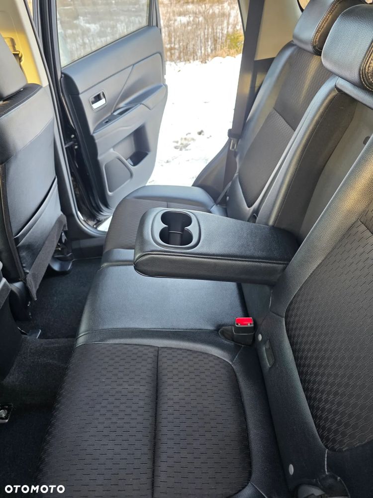 Mitsubishi Outlander 2.2 DID Instyle Navi - 20