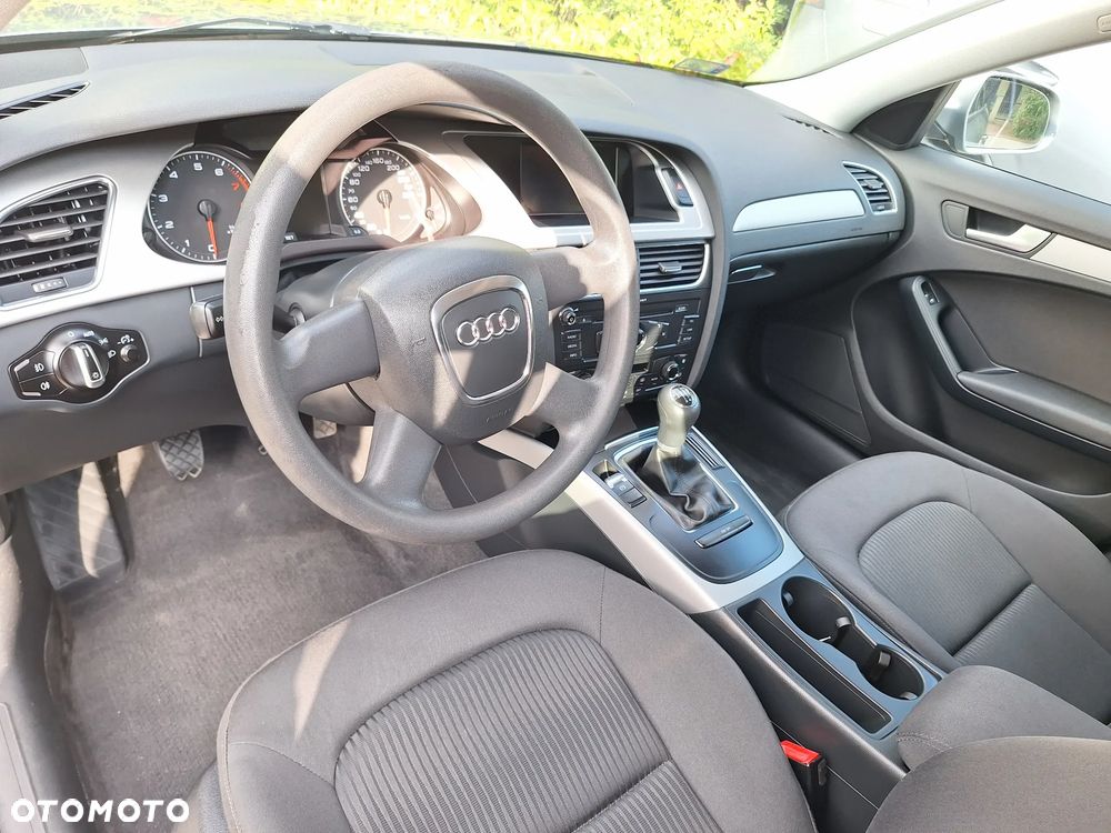 Audi A4 Limousine - 6