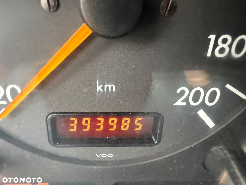 Mercedes-Benz 308 - 18