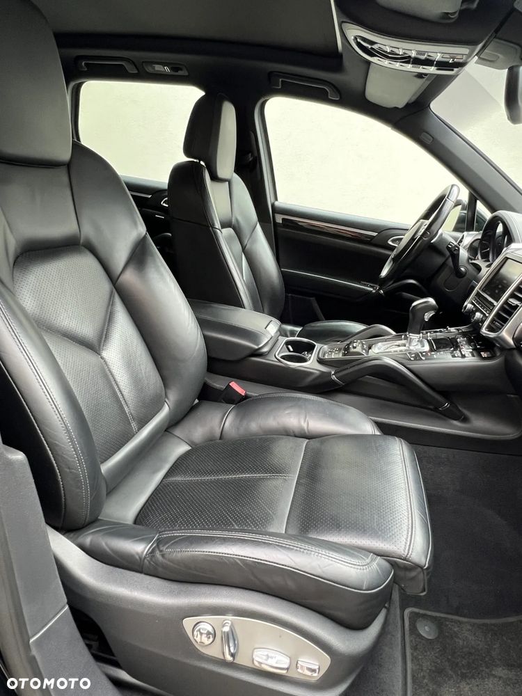 Porsche Cayenne - 8