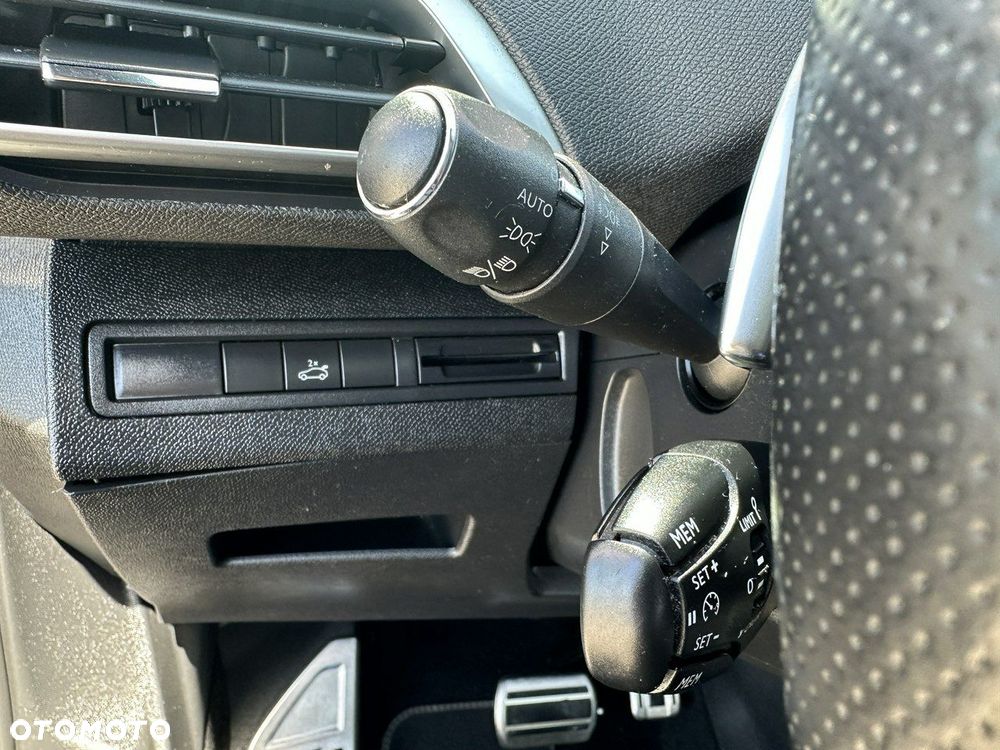 Peugeot 3008 1.6 THP Allure S&S EAT6 - 21
